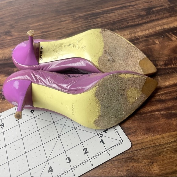 Bruno Magli Purple Patent Leather Pump Size: 37 - Picture 12 of 15